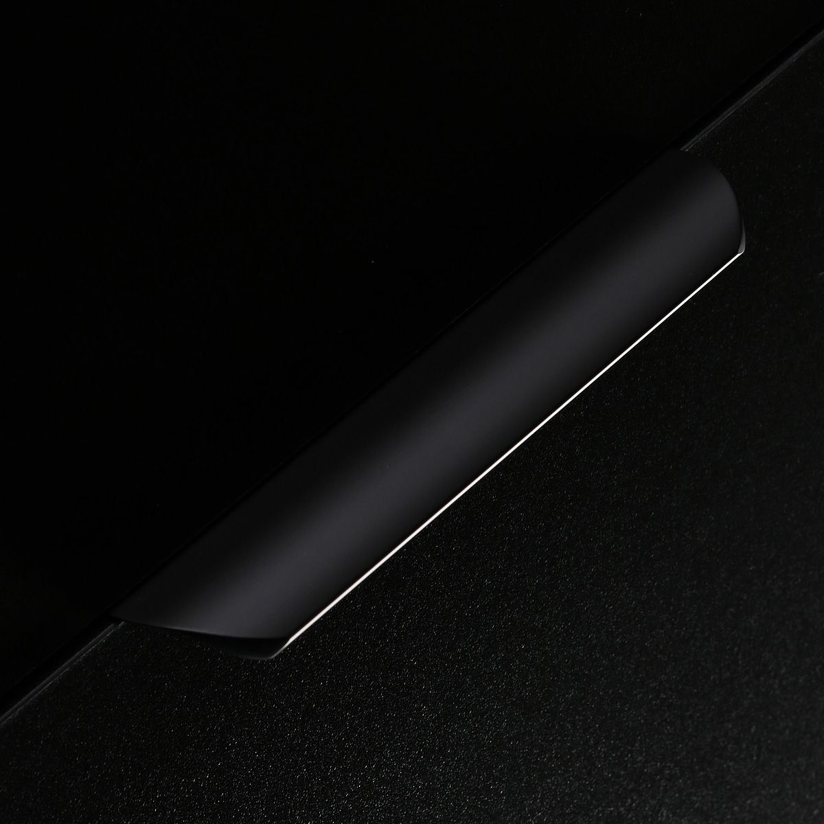 Ручка мебельная алюминиевая HEXA 96мм/150мм, черный матовый GTV UA-HEXA-96-20M 19845 Ручка мебельная алюминиевая HEXA 96мм/150мм, черный матовый - фото 7