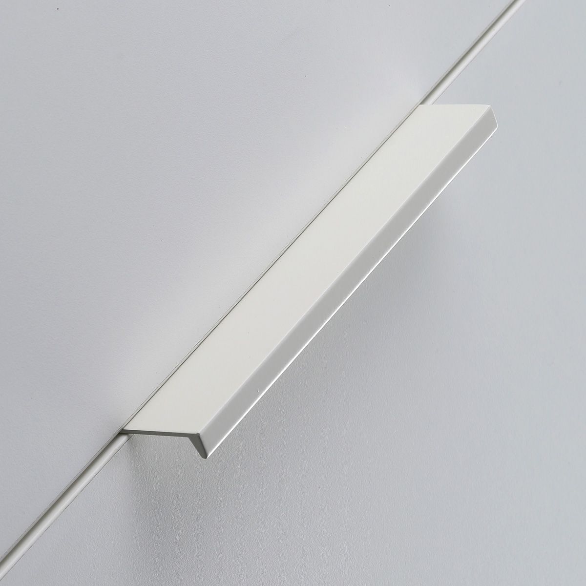 Ручка мебельная алюминиевая HEXI 96мм/150мм, белый матовый GTV 13897 Ручка мебельная алюминиевая HEXI 96мм/150мм, белый матовый - фото 5