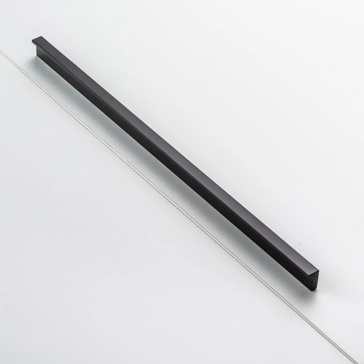 Ручка мебельная алюминиевая PILLAR 320мм/360мм, черный матовый GTV UA-PILLAR-320-20M 26121 Ручка мебельная алюминиевая PILLAR 320мм/360мм, черный матовый - фото 4