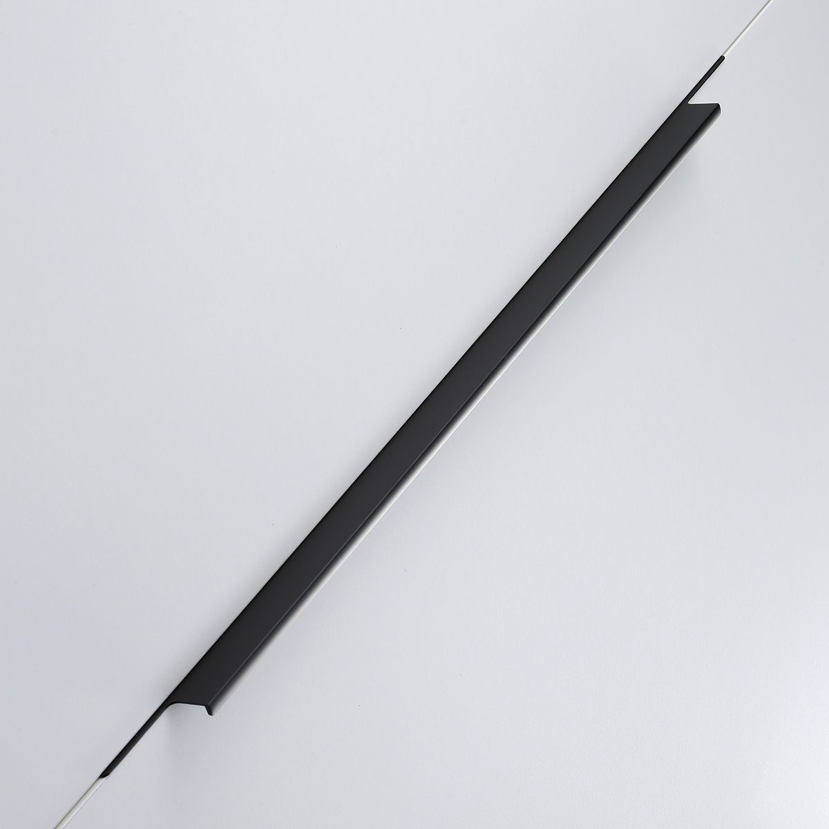 Ручка мебельная алюминиевая LIND 256/596 черный матовый GTV 18618 Ручка мебельная алюминиевая LIND 256/596 черный матовый - фото 5