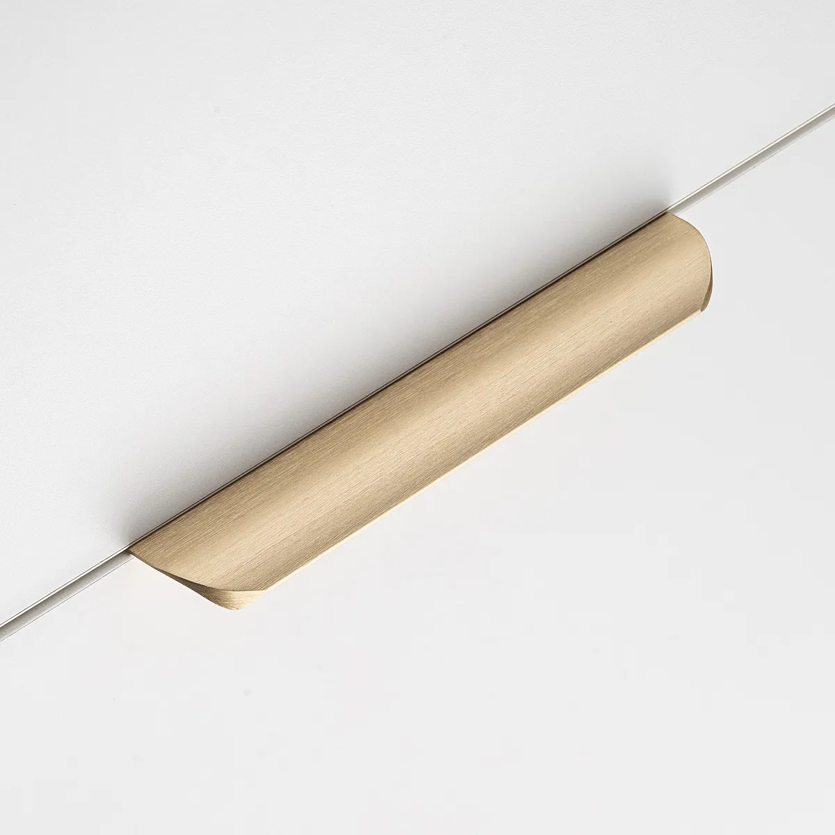 Ручка мебельная алюминиевая HEXA 96мм/150мм, светлое брашированное золото GTV UA-HEXA-96-22 25756 Ручка мебельная алюминиевая HEXA 96мм/150мм, светлое брашированное золото - фото 5